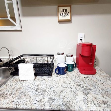Spacious Suite Close To Downtown Indy/ King Bed インディアナポリス エクステリア 写真