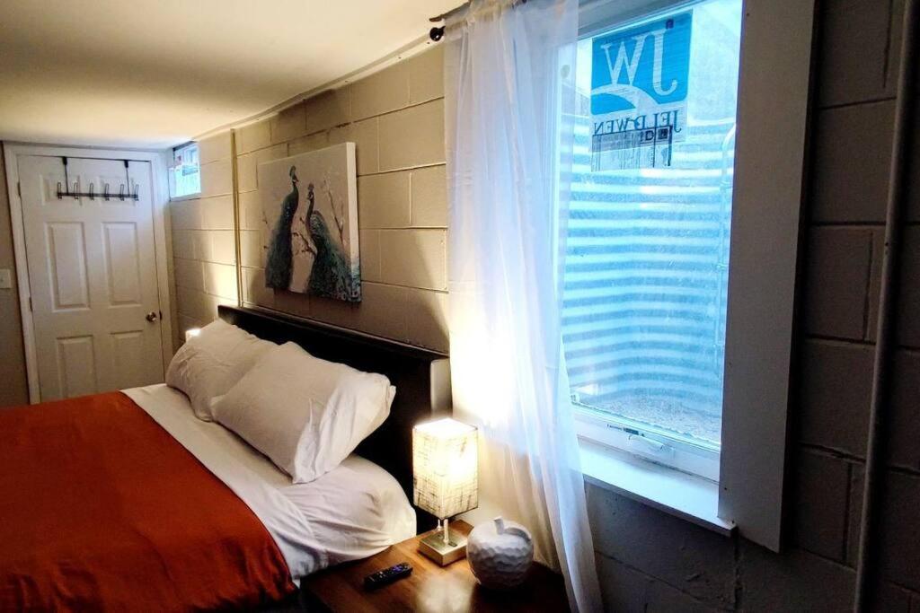 Spacious Suite Close To Downtown Indy/ King Bed インディアナポリス エクステリア 写真