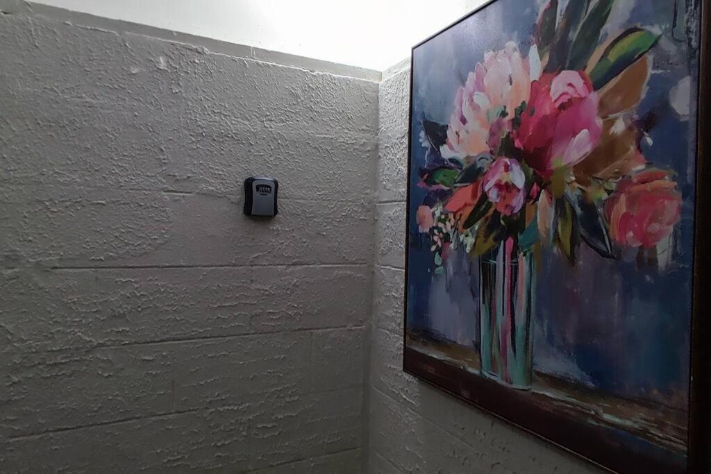 Spacious Suite Close To Downtown Indy/ King Bed インディアナポリス エクステリア 写真