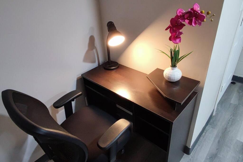 Spacious Suite Close To Downtown Indy/ King Bed インディアナポリス エクステリア 写真