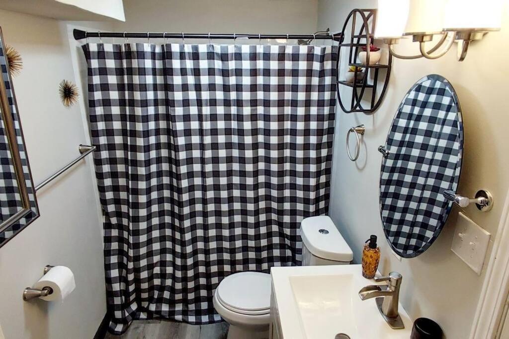 Spacious Suite Close To Downtown Indy/ King Bed インディアナポリス エクステリア 写真